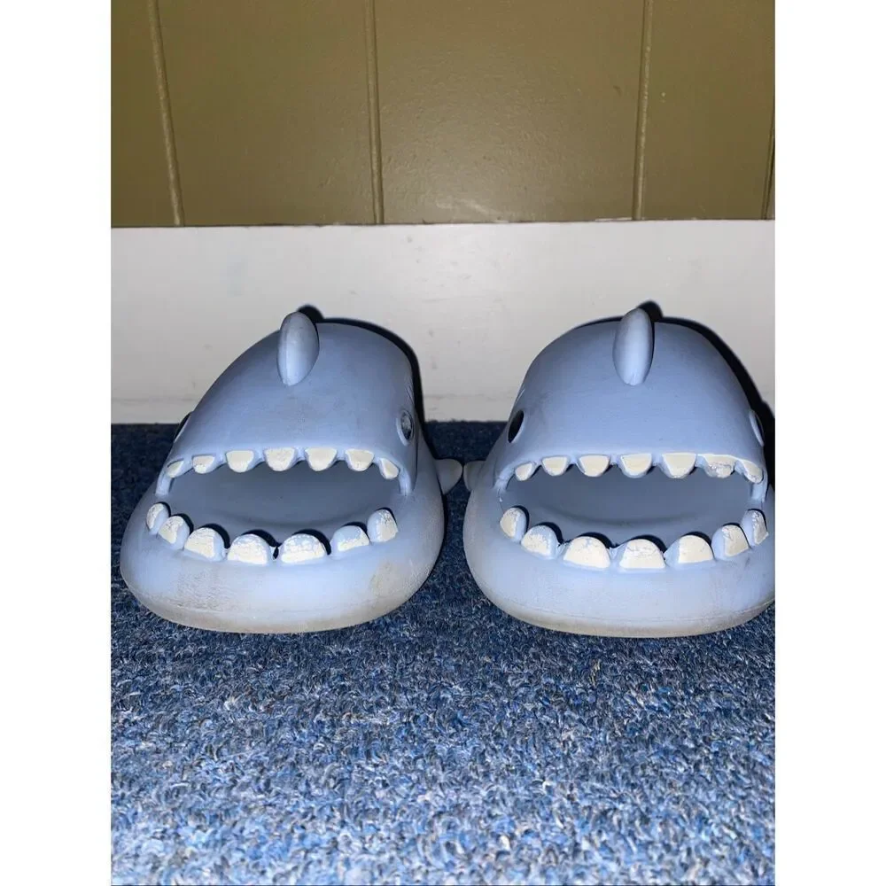 Shark foam slides men 7 w/side fins, teeth and tail